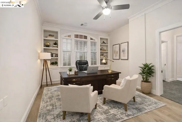 OFFICE virtually staged