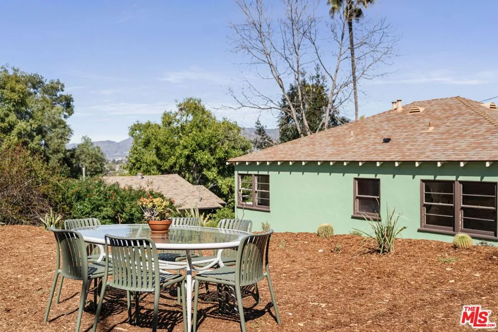 2601 Adelbert Avenue, Silver Lake, California 90039 home-pic-33