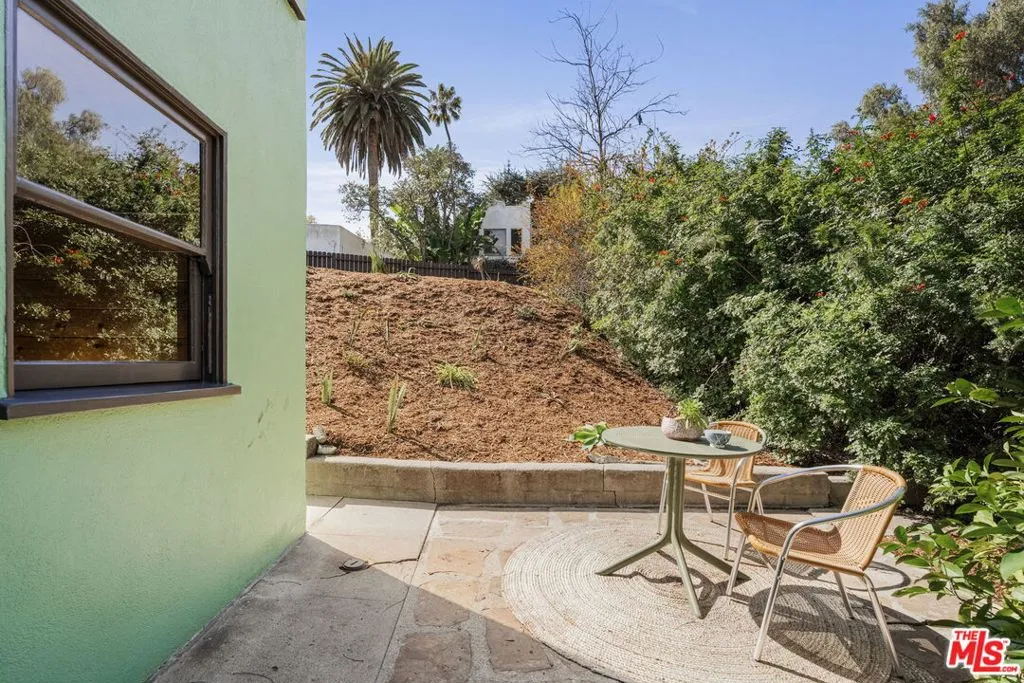 2601 Adelbert Avenue, Silver Lake, California 90039 home-pic-32