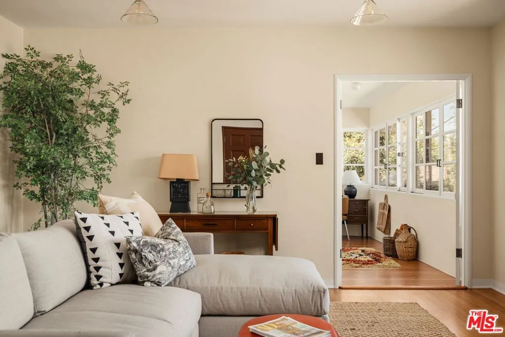 2601 Adelbert Avenue, Silver Lake, California 90039 home-pic-7