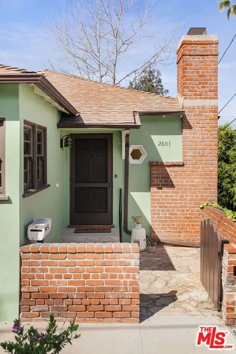 2601 Adelbert Avenue, Silver Lake, California 90039 home-pic-2