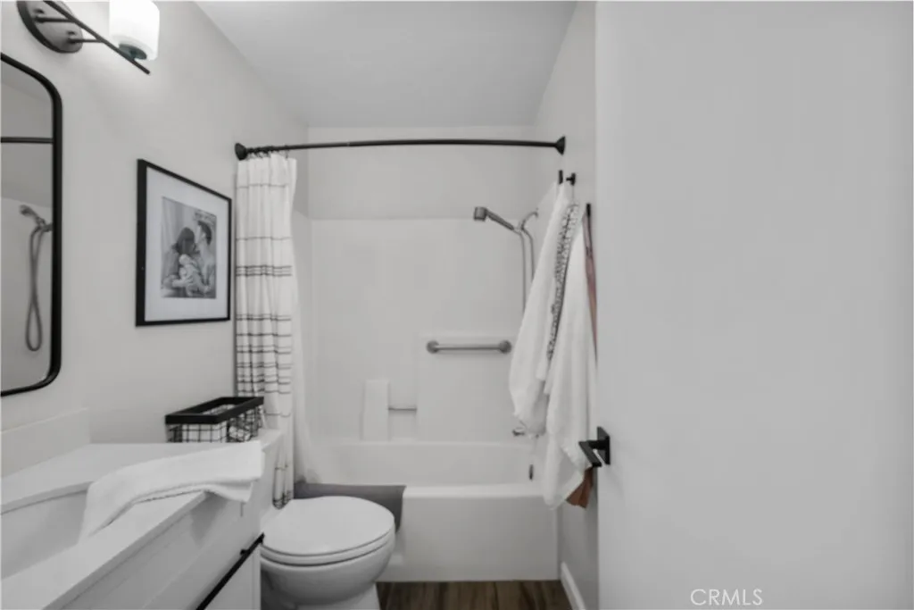 28518 Victoria, Castaic, California 91384 home-pic-28