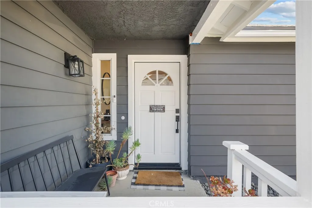 28518 Victoria, Castaic, California 91384 home-pic-2