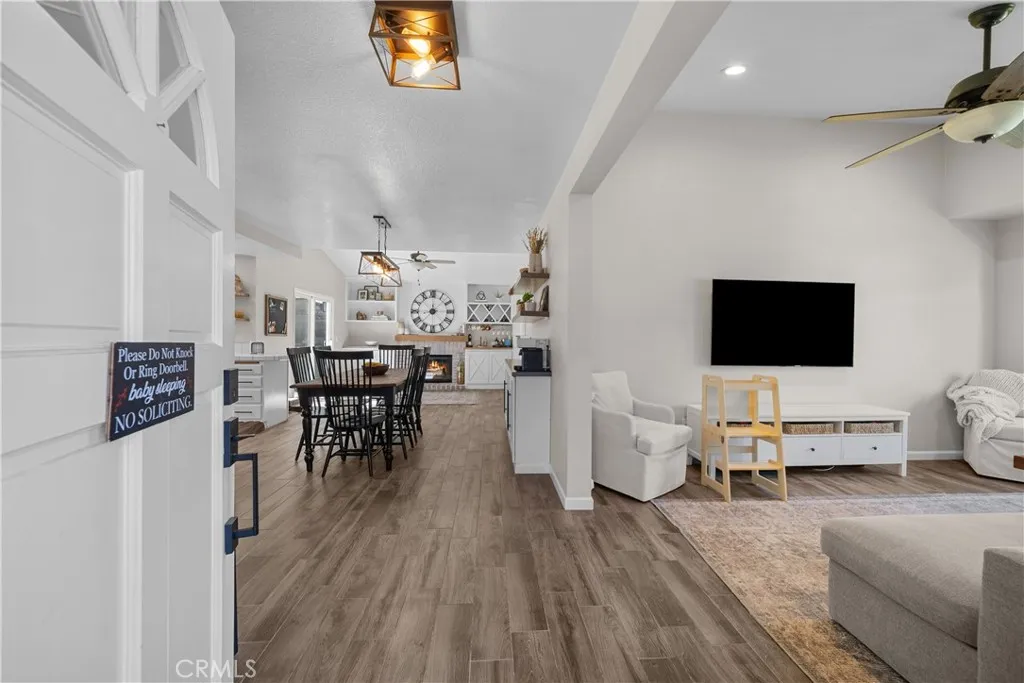 28518 Victoria, Castaic, California 91384 home-pic-18
