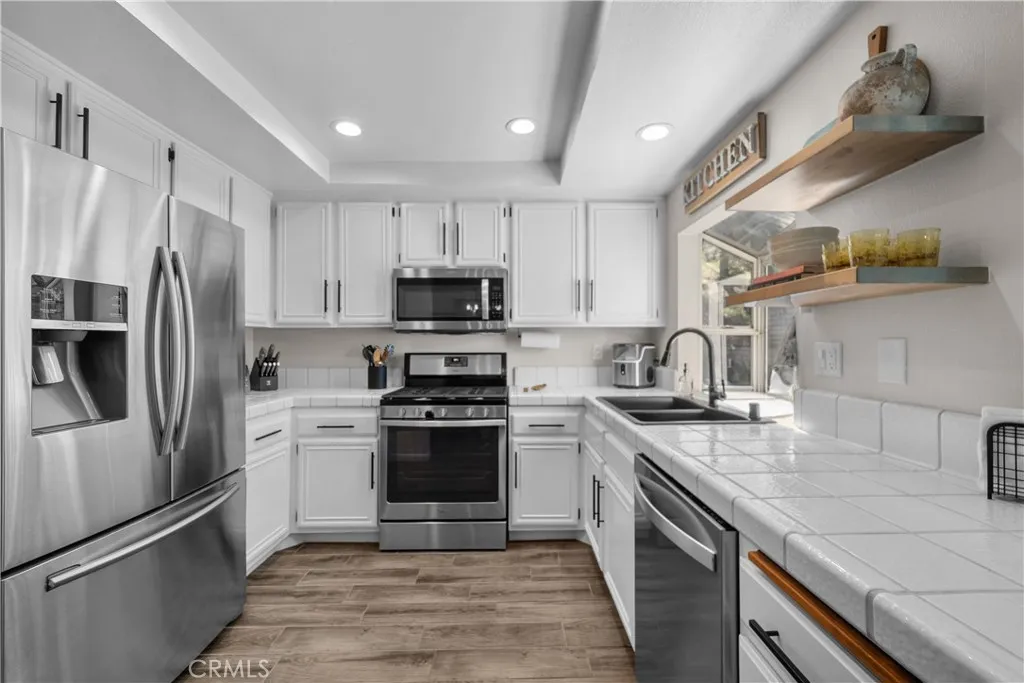 28518 Victoria, Castaic, California 91384 home-pic-12