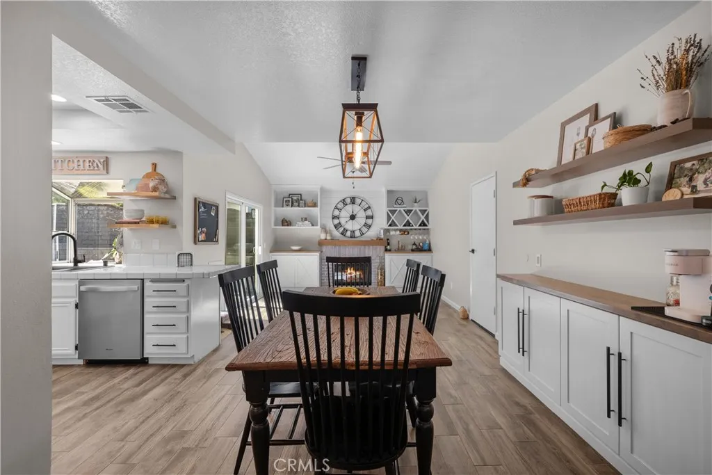 28518 Victoria, Castaic, California 91384 home-pic-8