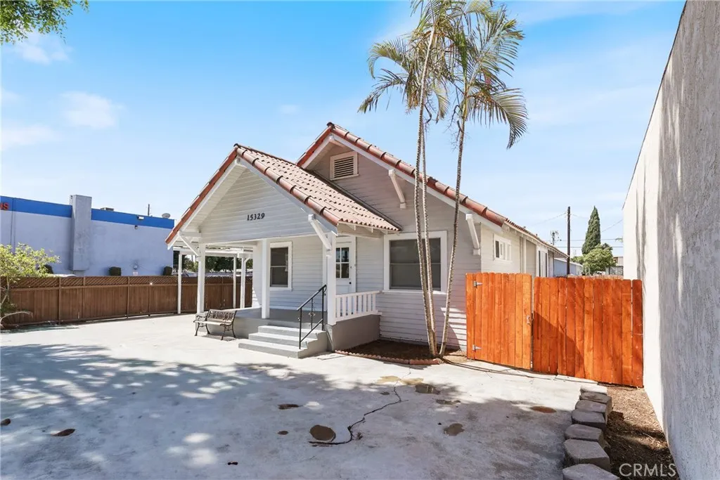 15323 Paramount, Paramount, California 90723 home-pic-6