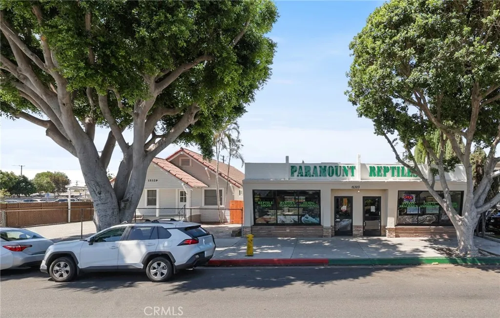 15323 Paramount, Paramount, California 90723 home-pic-1