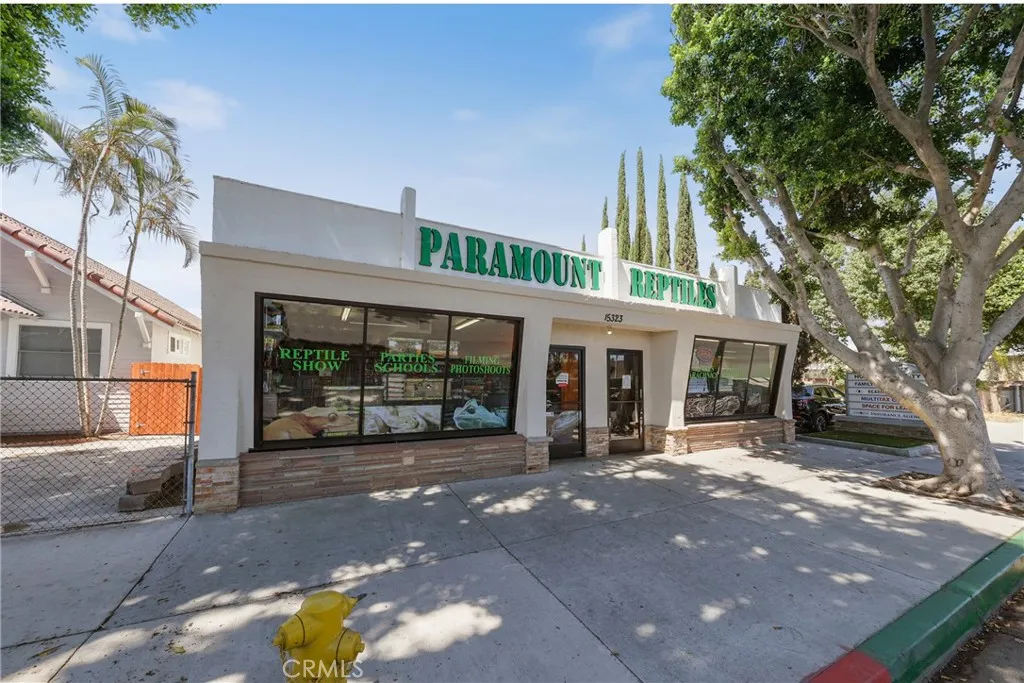 15323 Paramount, Paramount, California 90723 home-pic-2
