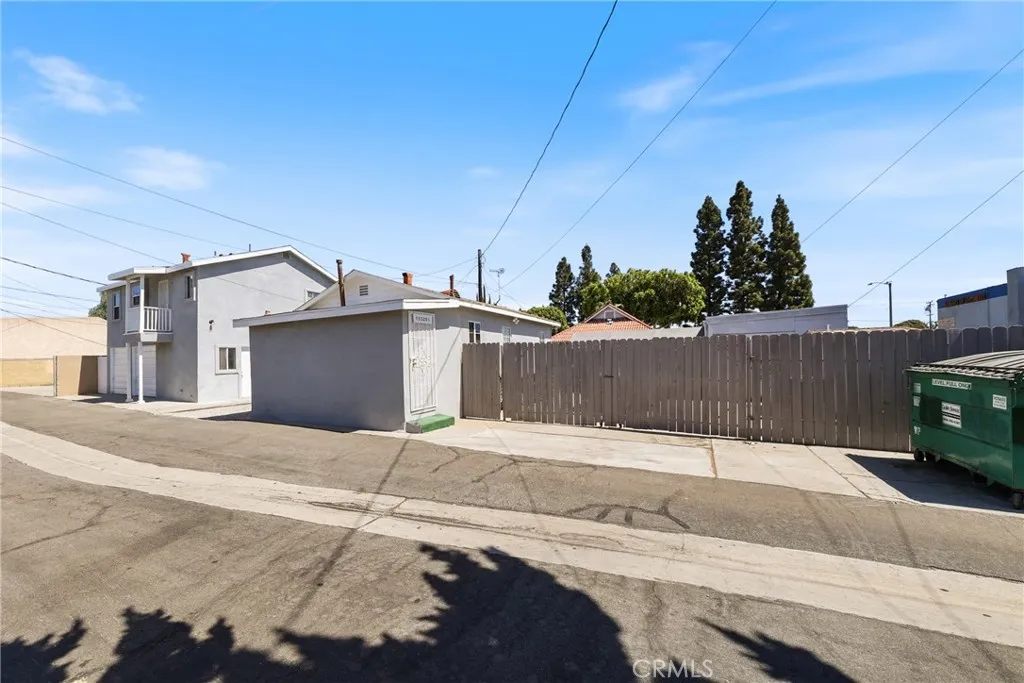 15323 Paramount, Paramount, California 90723 home-pic-60
