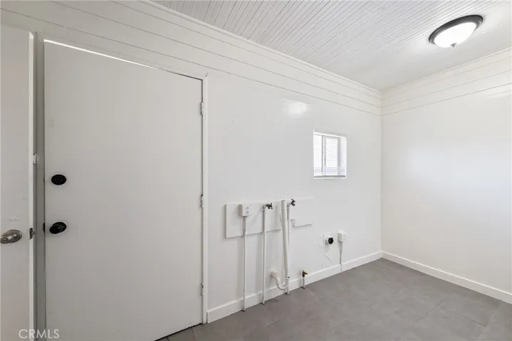 15329 Paramount Blvd: Home / Laundry Room