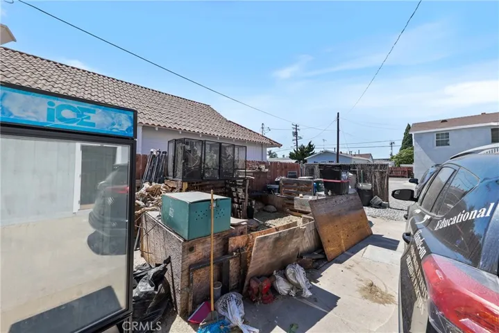 15323 Paramount Blvd: Pet Store / Rear