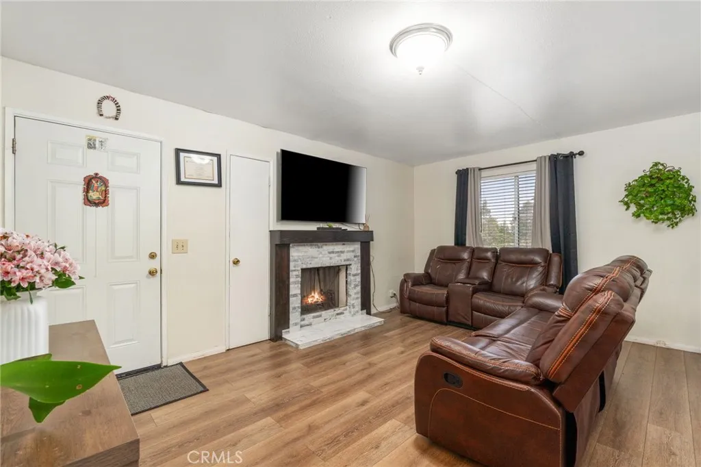 26166 Alpine Lane, Twin Peaks, California 92391 home-pic-3