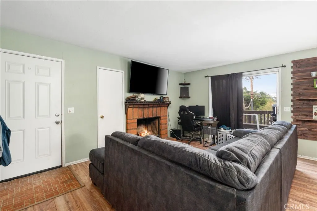 26166 Alpine Lane, Twin Peaks, California 92391 home-pic-10