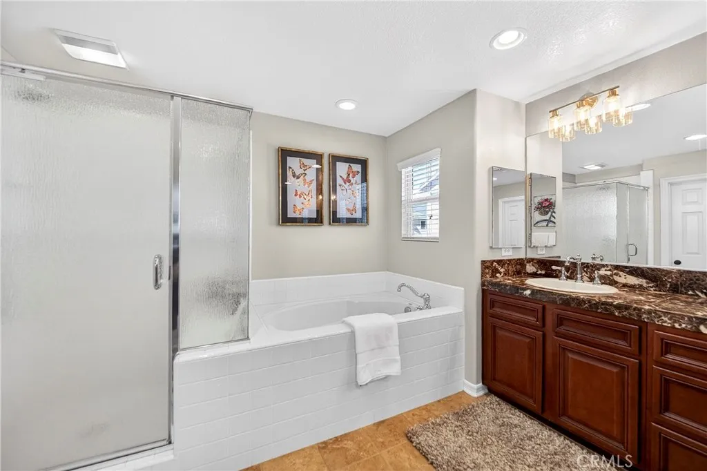 15670 Dobbs Peak Ln, Fontana, California 92336 home-pic-39