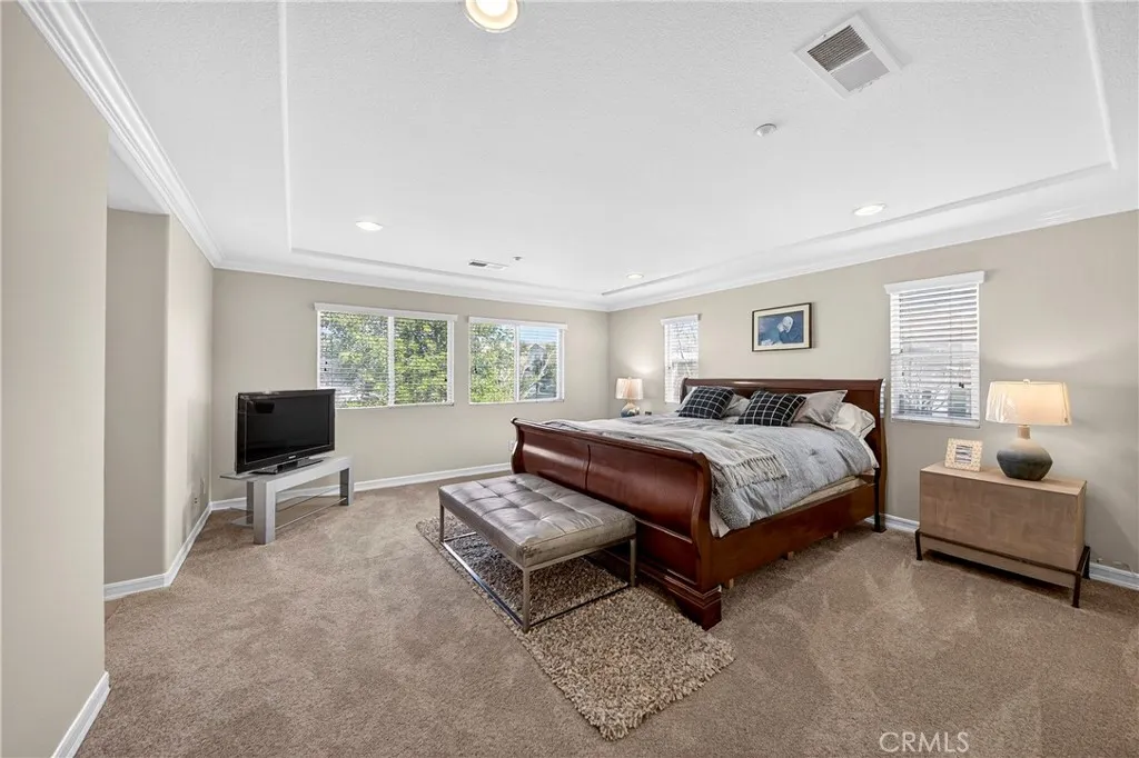 15670 Dobbs Peak Ln, Fontana, California 92336 home-pic-33