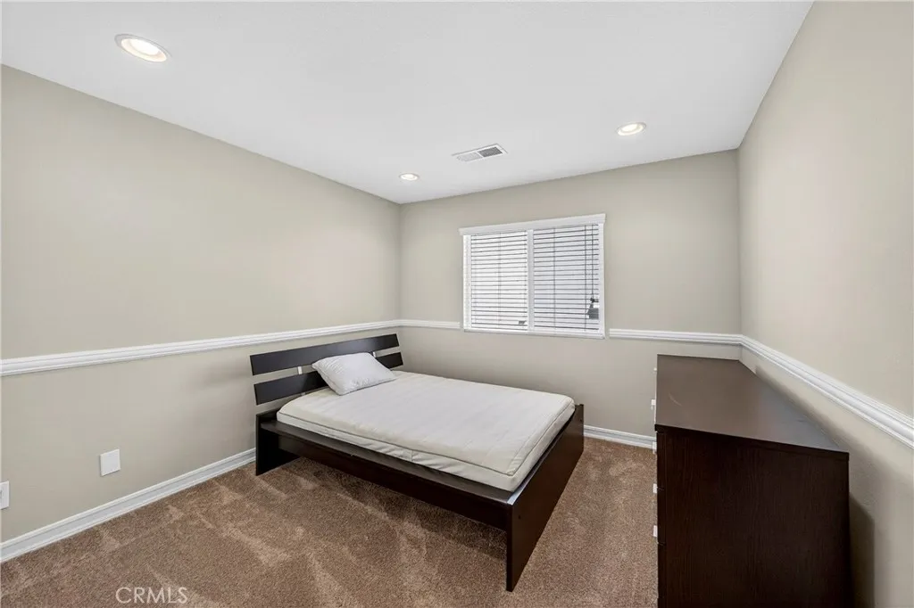 15670 Dobbs Peak Ln, Fontana, California 92336 home-pic-44