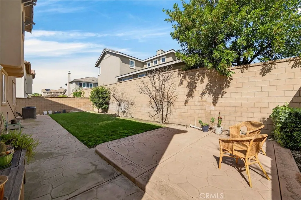 15670 Dobbs Peak Ln, Fontana, California 92336 home-pic-49