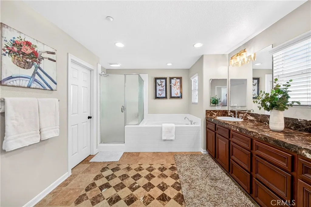 15670 Dobbs Peak Ln, Fontana, California 92336 home-pic-40