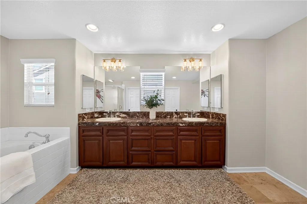 15670 Dobbs Peak Ln, Fontana, California 92336 home-pic-38