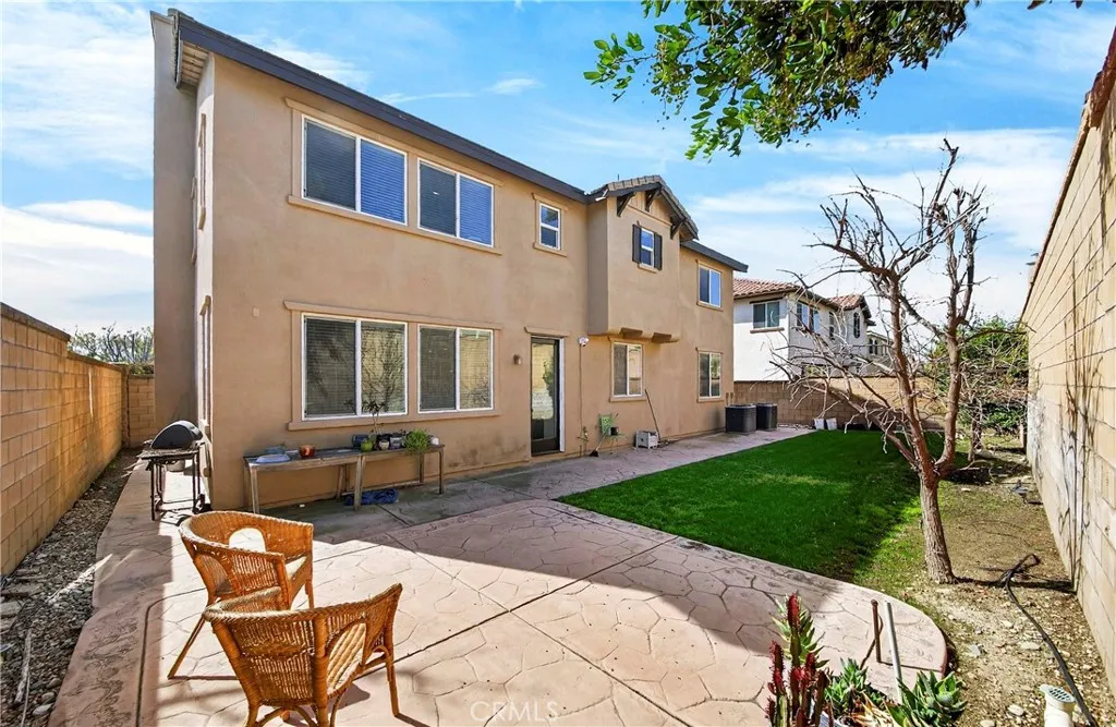 15670 Dobbs Peak Ln, Fontana, California 92336 home-pic-48