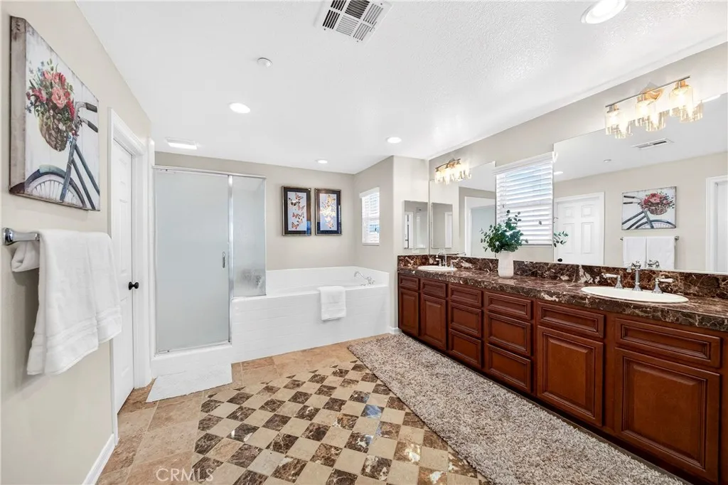 15670 Dobbs Peak Ln, Fontana, California 92336 home-pic-37
