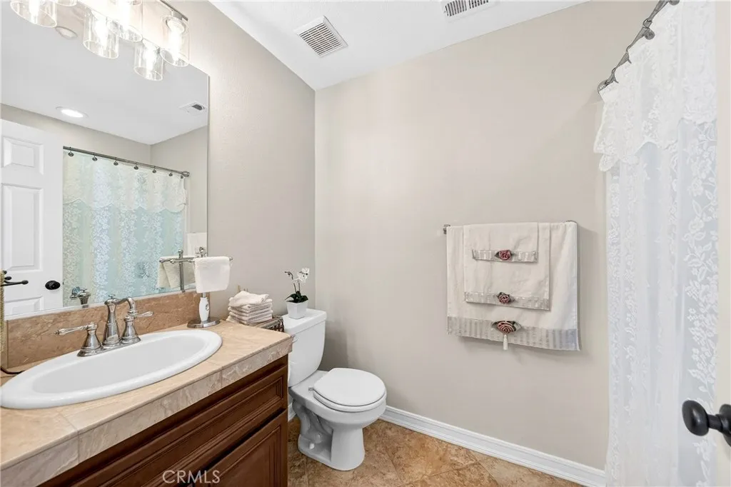 15670 Dobbs Peak Ln, Fontana, California 92336 home-pic-7