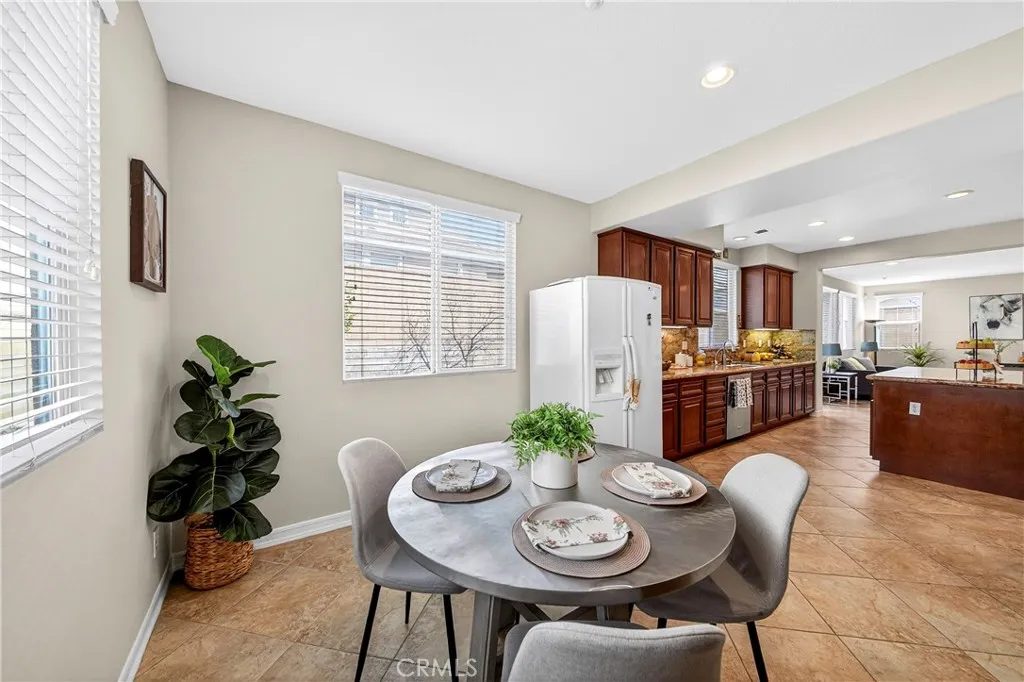 15670 Dobbs Peak Ln, Fontana, California 92336 home-pic-25