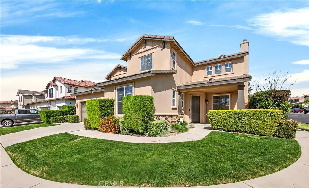 15670 Dobbs Peak Ln, Fontana, California 92336 home-pic-2