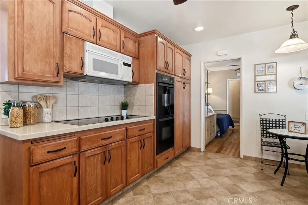 955 W G Street, Ontario, California 91762 home-pic-14