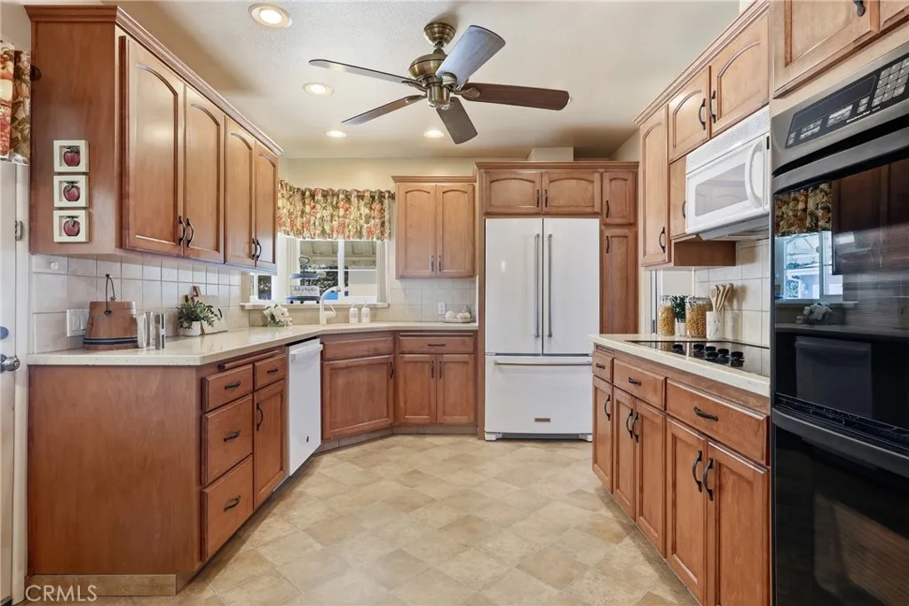 955 W G Street, Ontario, California 91762 home-pic-12