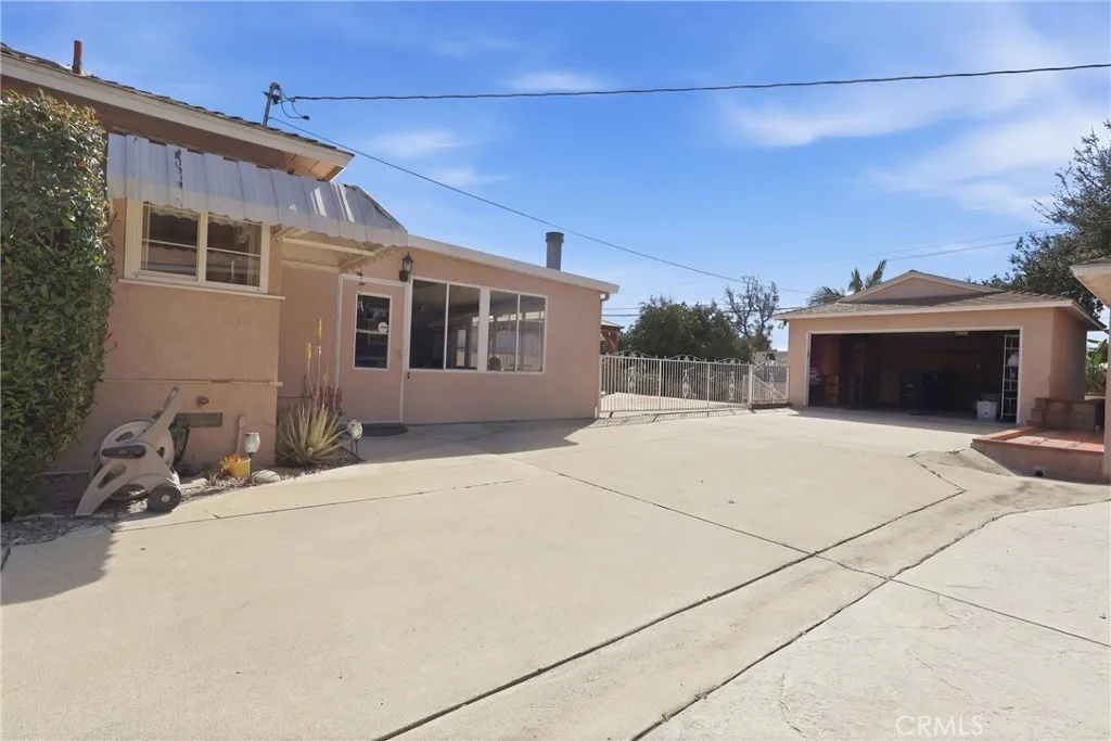 955 W G Street, Ontario, California 91762 home-pic-34