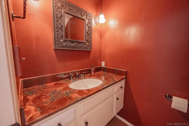 Downstairs 1/2 Bathroom