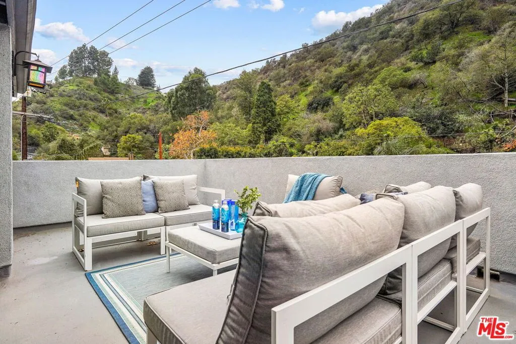1100 N Beverly Glen Boulevard, Los Angeles, California 90077 home-pic-22