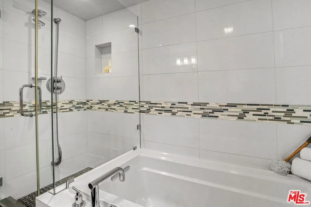 1100 N Beverly Glen Boulevard, Los Angeles, California 90077 home-pic-21