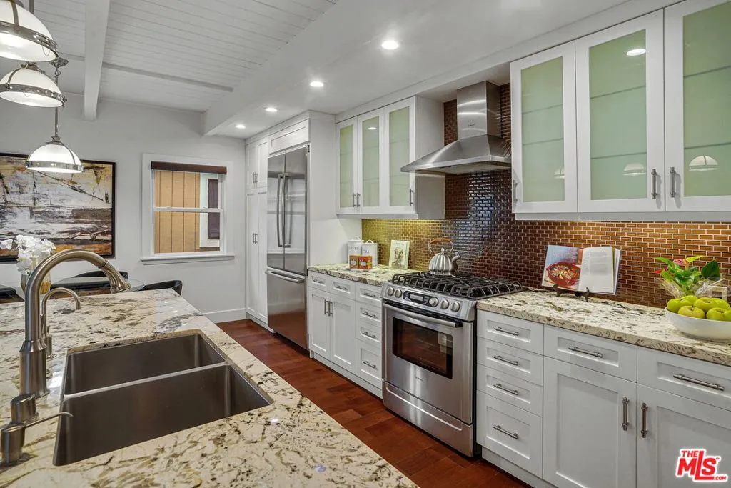 1100 N Beverly Glen Boulevard, Los Angeles, California 90077 home-pic-6