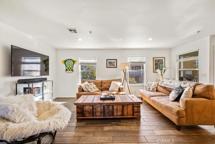 1144 Walnut 11, San Luis Obispo, California 93401
