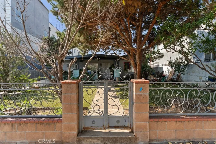 955 N Normandie, Los Angeles, California 90029
