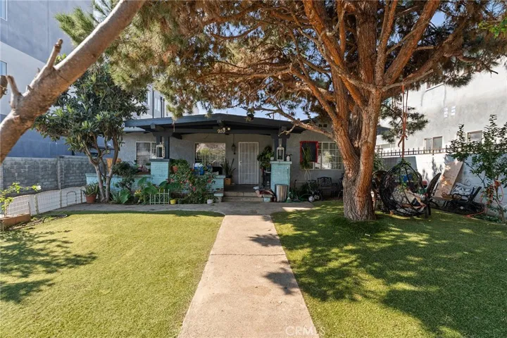 955 N Normandie, Los Angeles, California 90029