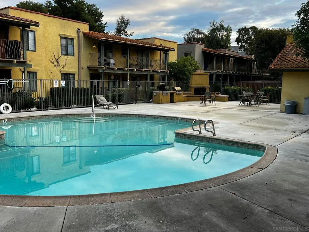 2360 Paseo De Laura 1, Oceanside, California 92056 home-pic-14