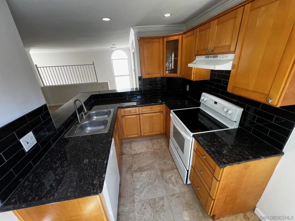 4881 Collwood Blvd B, San Diego, California 92115 home-pic-1