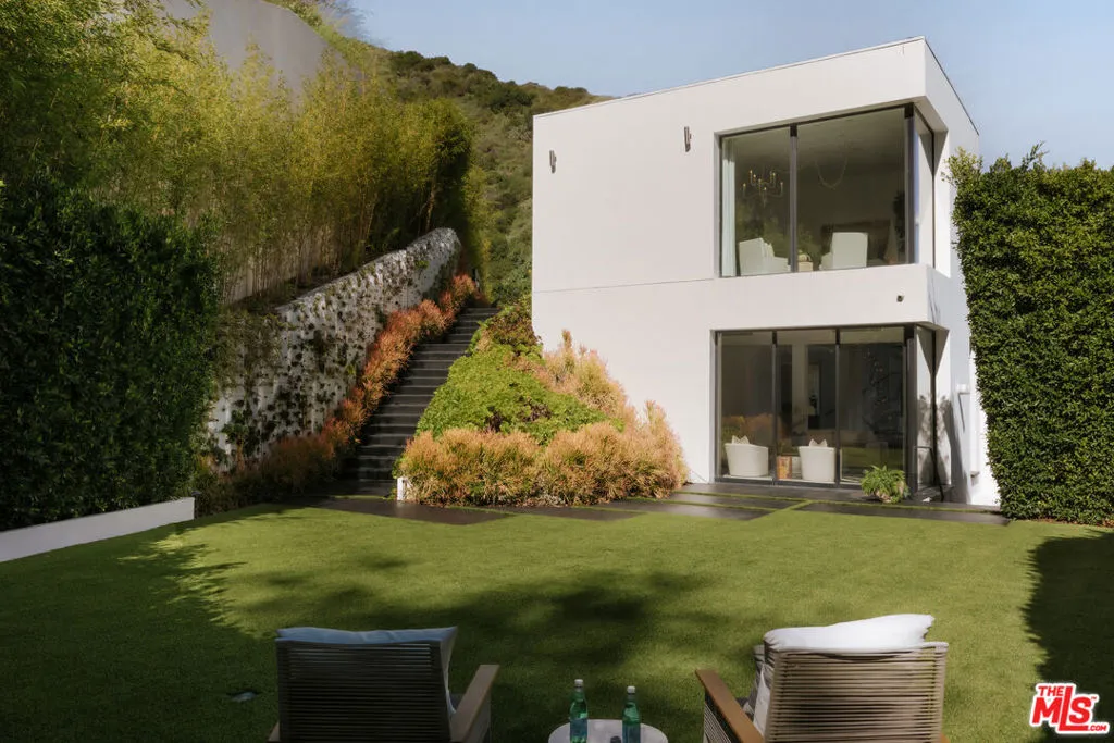 9852 San Circle, Beverly Hills, California 90210 home-pic-21