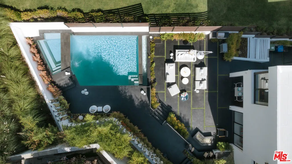 9852 San Circle, Beverly Hills, California 90210 home-pic-22