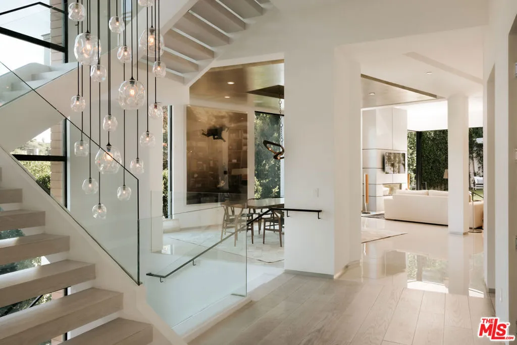 9852 San Circle, Beverly Hills, California 90210 home-pic-9