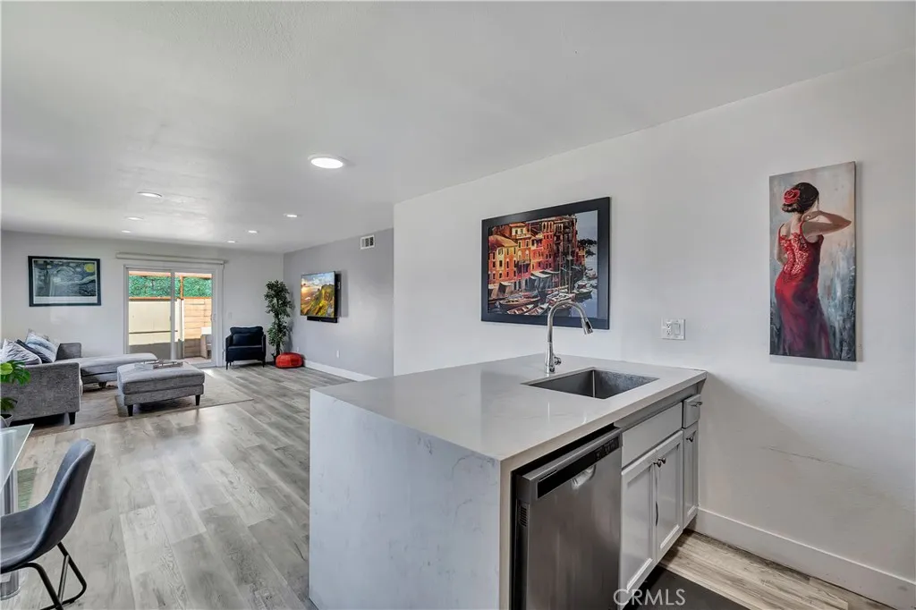 4612 Via Vista Circle 5, Huntington Beach, California 92649 home-pic-8