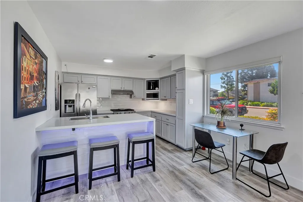 4612 Via Vista Circle 5, Huntington Beach, California 92649 home-pic-4