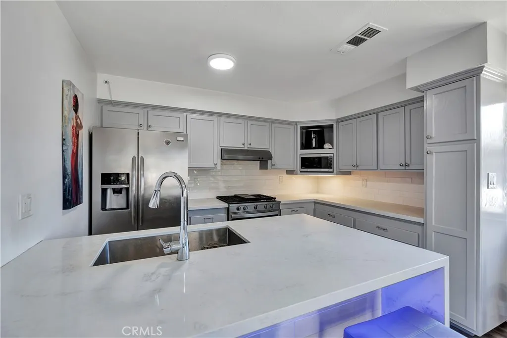 4612 Via Vista Circle 5, Huntington Beach, California 92649 home-pic-6