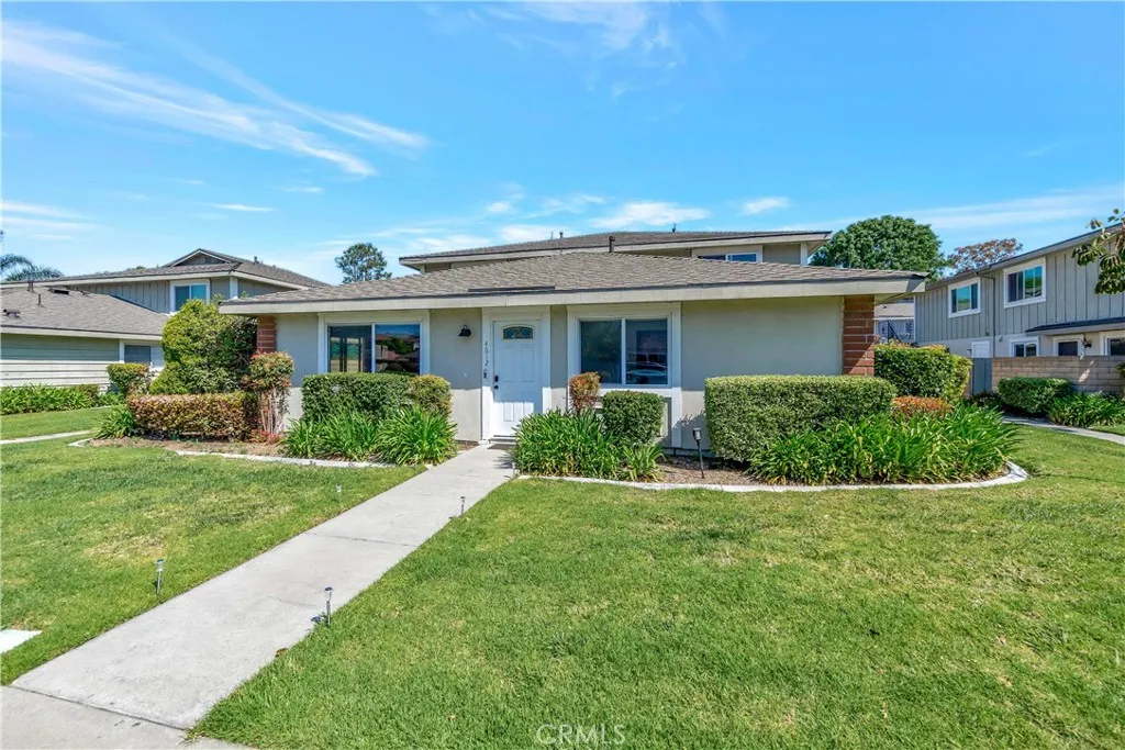 4612 Via Vista Circle 5, Huntington Beach, California 92649 home-pic-2