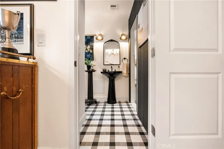 6042 Fair, North Hollywood, California 91606