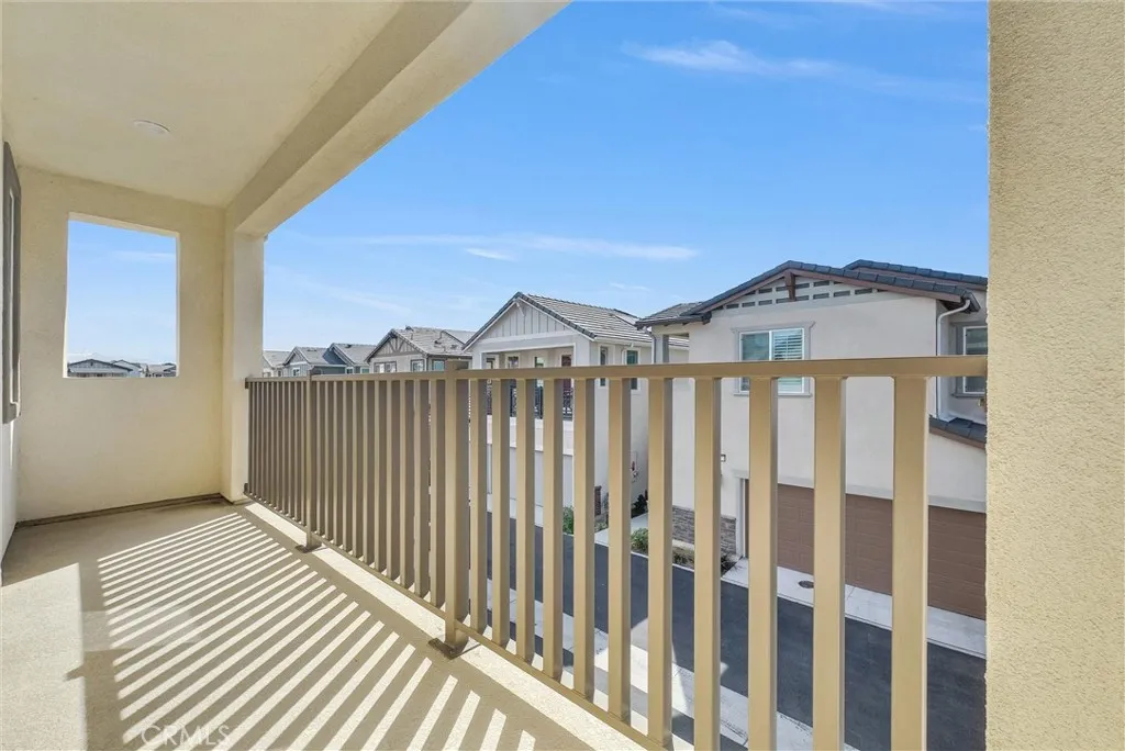 14964 Cavetto Lane, Fontana, California 92336 home-pic-17
